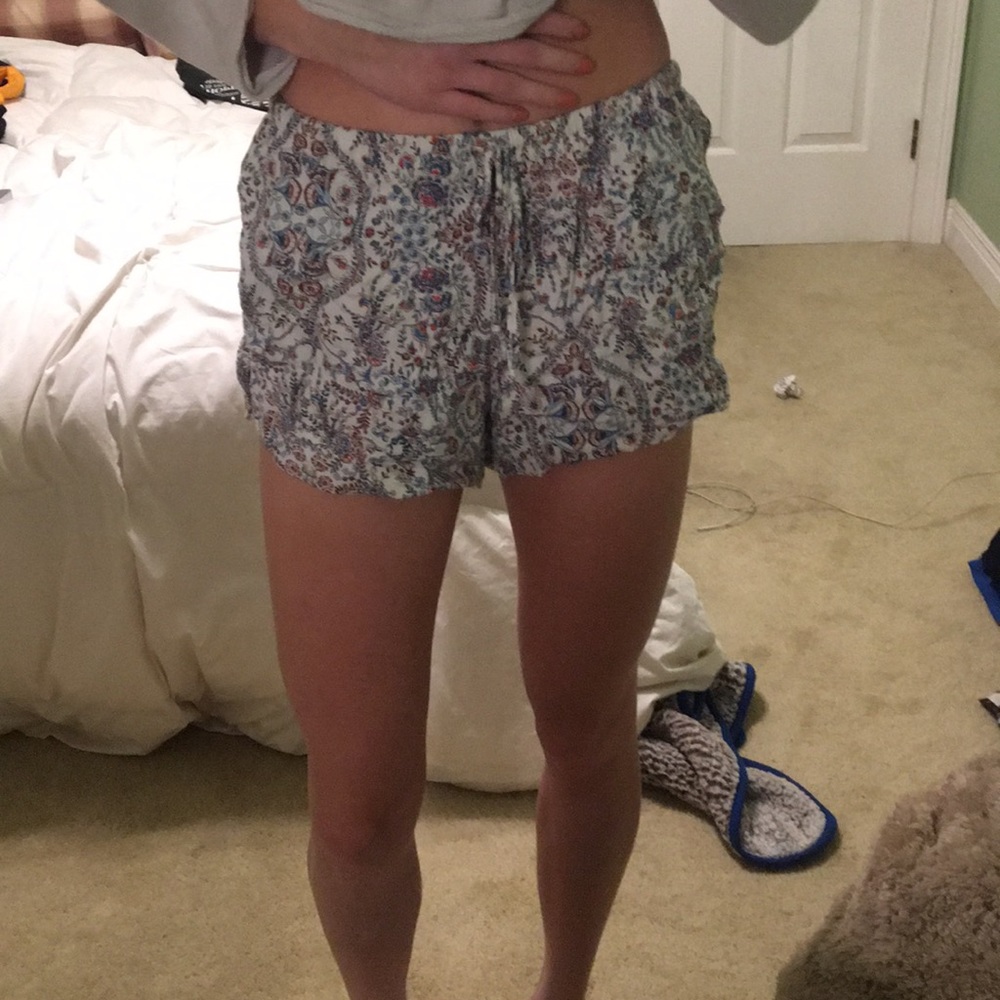 brandy melville flowy flower print shorts